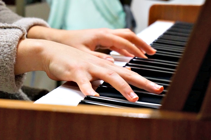 J’ai testé : les cours de piano à domicile pour les petits