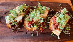 La bruschetta est un des aliments que l'on retrouve à la carte d'u food-truck italien