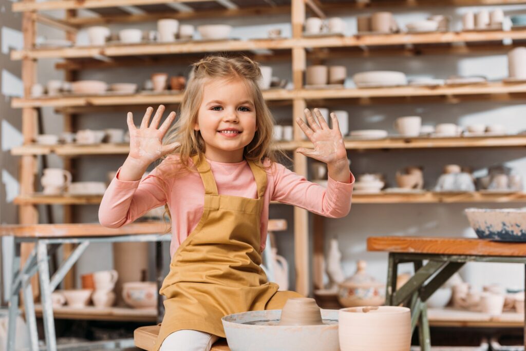 Cours de poterie pour enfants 