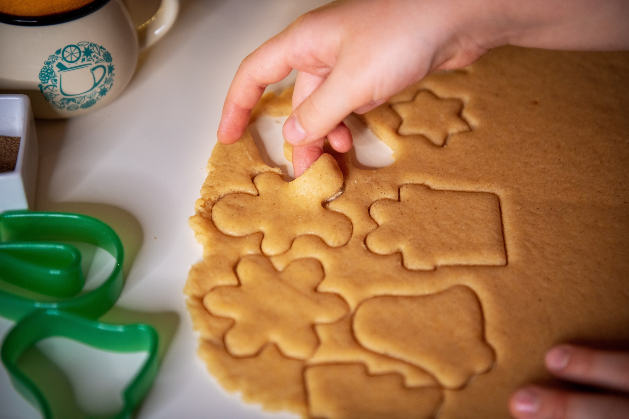 Les perforateurs pour pâte à sucre : comment les utiliser pour des décorations originales