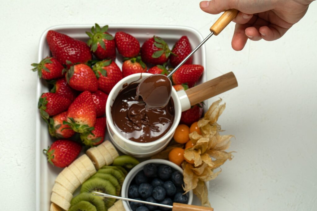 Fondue au Chocolat belge pour le dessert idéal. Accompagnement