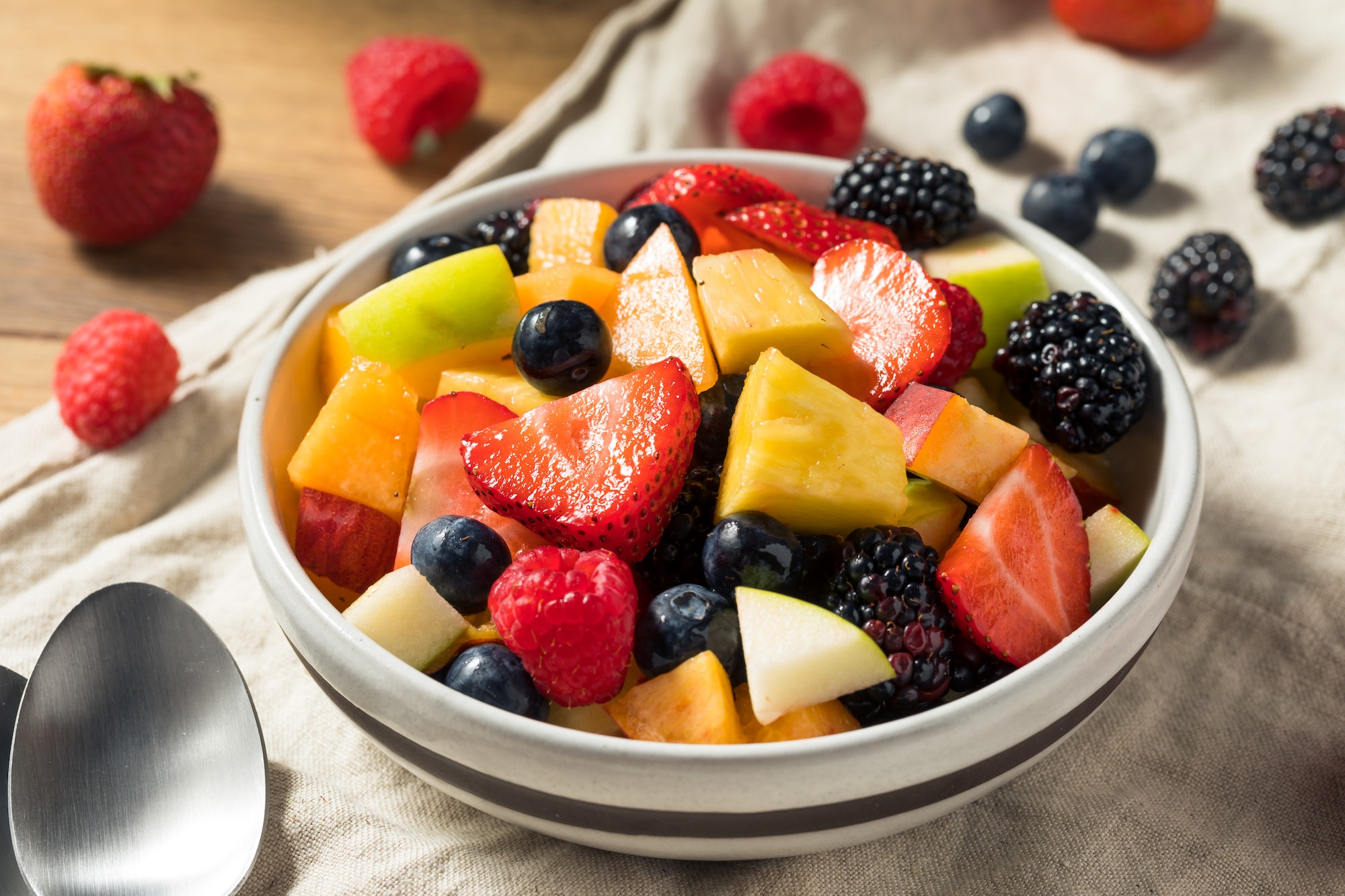 Salade de fruits, une idée saine et rafraîchissante pour cuisiner avec vos enfants