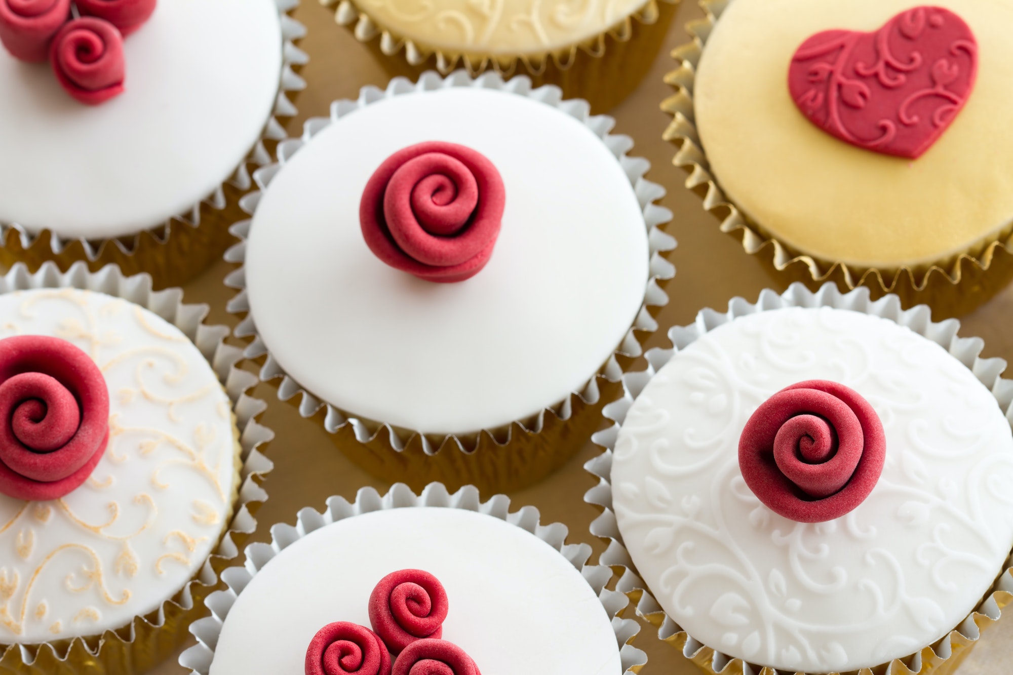 Les colorants pour pâte à sucre : comment bien les utiliser pour un résultat coloré